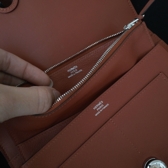 Authentic NWT Hermes Wallet full set - Picture 2 of 9